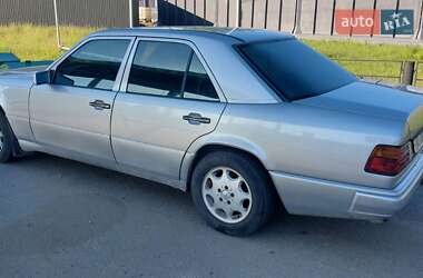 Седан Mercedes-Benz E-Class 1989 в 