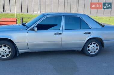 Седан Mercedes-Benz E-Class 1989 в 