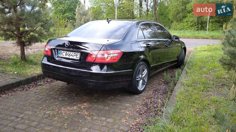 Седан Mercedes-Benz E-Class 2011 в Бродах