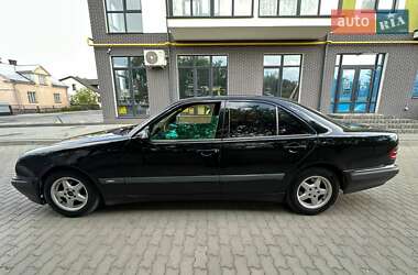 Седан Mercedes-Benz E-Class 2000 в 