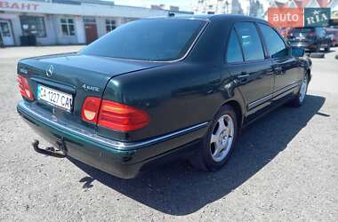 Седан Mercedes-Benz E-Class 1999 в 