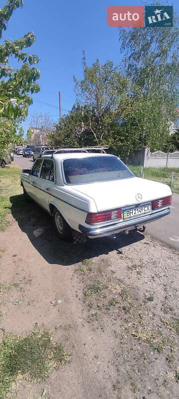 Седан Mercedes-Benz E-Class 1982 в Одессе