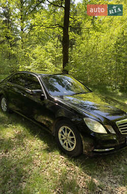 Седан Mercedes-Benz E-Class 2011 в Тячеві