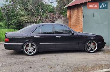 Седан Mercedes-Benz E-Class 1998 в Запорожье