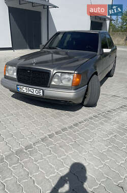 Седан Mercedes-Benz E-Class 1992 в Бориславе