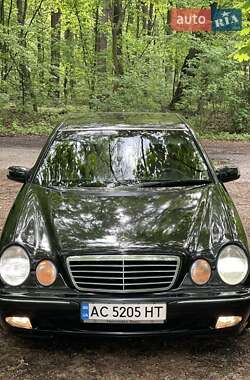 Седан Mercedes-Benz E-Class 2000 в Киверцах