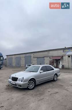 Седан Mercedes-Benz E-Class 2000 в Вінниці