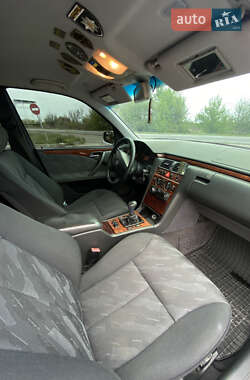 Седан Mercedes-Benz E-Class 2000 в 
