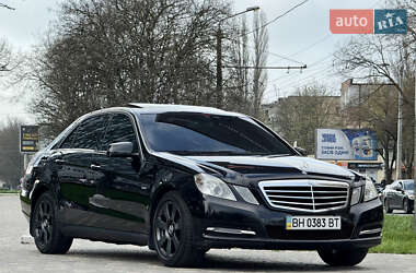 Седан Mercedes-Benz E-Class 2010 в 