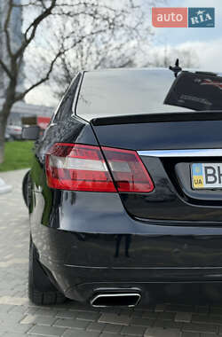 Седан Mercedes-Benz E-Class 2010 в 