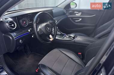 Седан Mercedes-Benz E-Class 2017 в 