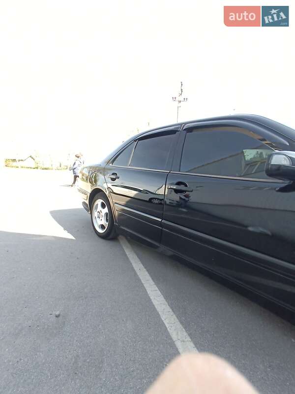 Седан Mercedes-Benz E-Class 2001 в Хмільнику