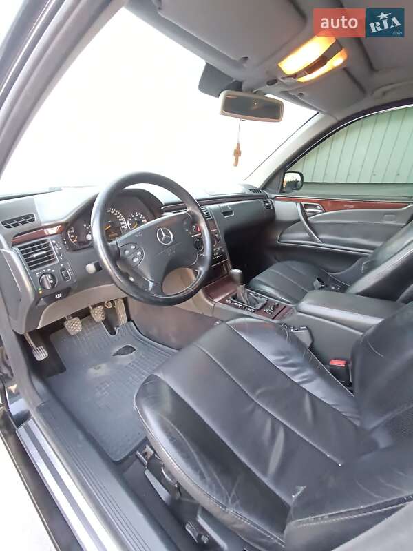 Седан Mercedes-Benz E-Class 2001 в Хмільнику
