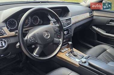 Седан Mercedes-Benz E-Class 2011 в 