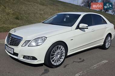 Седан Mercedes-Benz E-Class 2011 в 