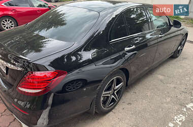 Седан Mercedes-Benz E-Class 2017 в 