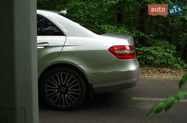 Седан Mercedes-Benz E-Class 2011 в 