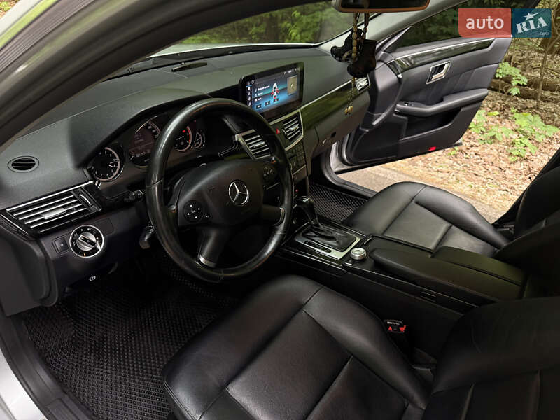 Седан Mercedes-Benz E-Class 2011 в Харькове