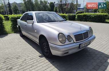 Седан Mercedes-Benz E-Class 1995 в 