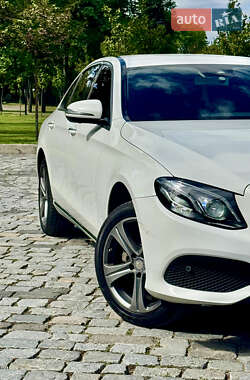 Седан Mercedes-Benz E-Class 2016 в 