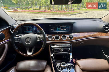 Седан Mercedes-Benz E-Class 2016 в 