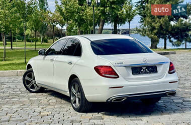 Седан Mercedes-Benz E-Class 2016 в 
