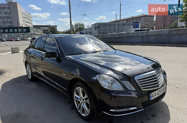 Седан Mercedes-Benz E-Class 2011 в 