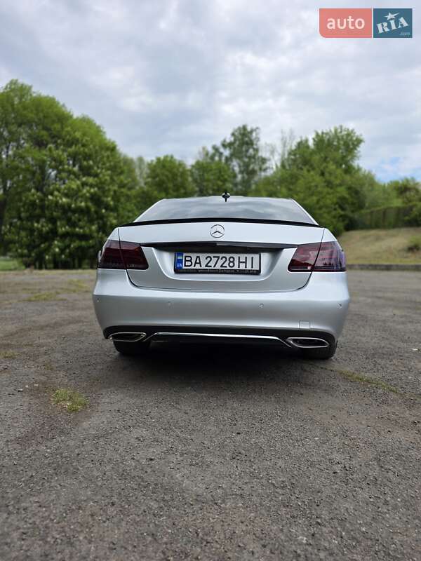 Седан Mercedes-Benz E-Class 2013 в Умані