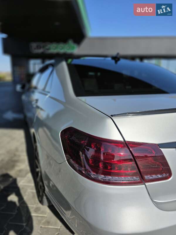 Седан Mercedes-Benz E-Class 2013 в Умані