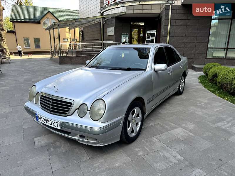Седан Mercedes-Benz E-Class 2000 в Виннице