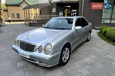 Седан Mercedes-Benz E-Class 2000 в 