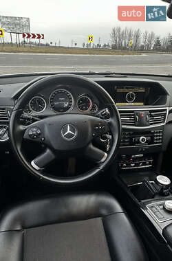 Седан Mercedes-Benz E-Class 2010 в 