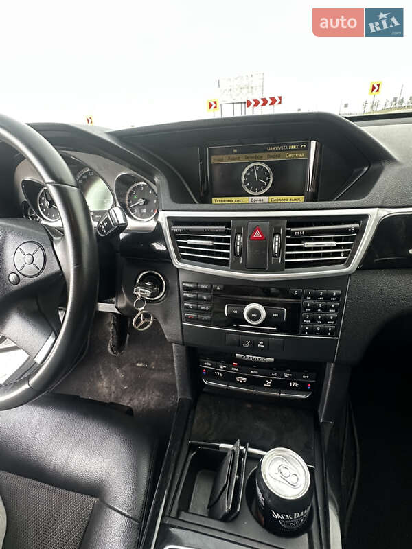 Седан Mercedes-Benz E-Class 2010 в Бучачі