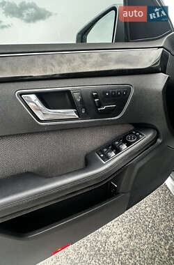 Седан Mercedes-Benz E-Class 2010 в 