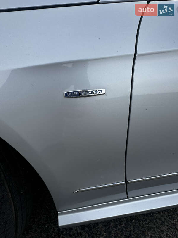 Седан Mercedes-Benz E-Class 2010 в Бучачі
