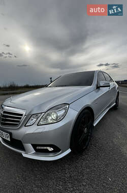 Седан Mercedes-Benz E-Class 2010 в 
