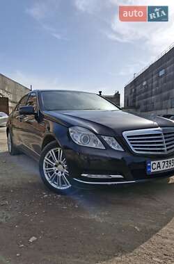 Седан Mercedes-Benz E-Class 2011 в Львове