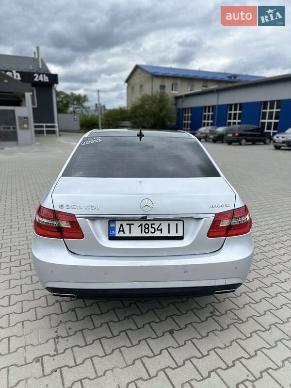 Седан Mercedes-Benz E-Class 2010 в Бучачі