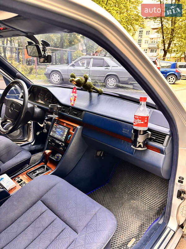 Седан Mercedes-Benz E-Class 1995 в Тернополі