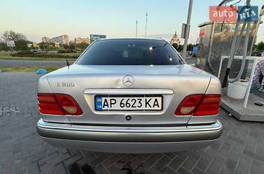 Седан Mercedes-Benz E-Class 1996 в 