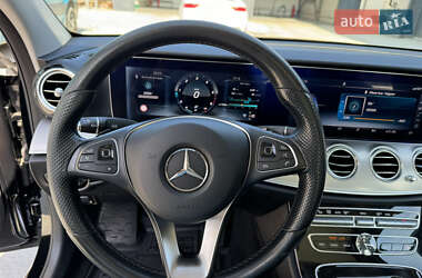 Седан Mercedes-Benz E-Class 2017 в 