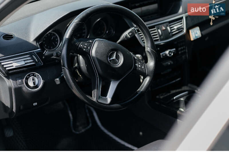 Седан Mercedes-Benz E-Class 2012 в Ужгороде