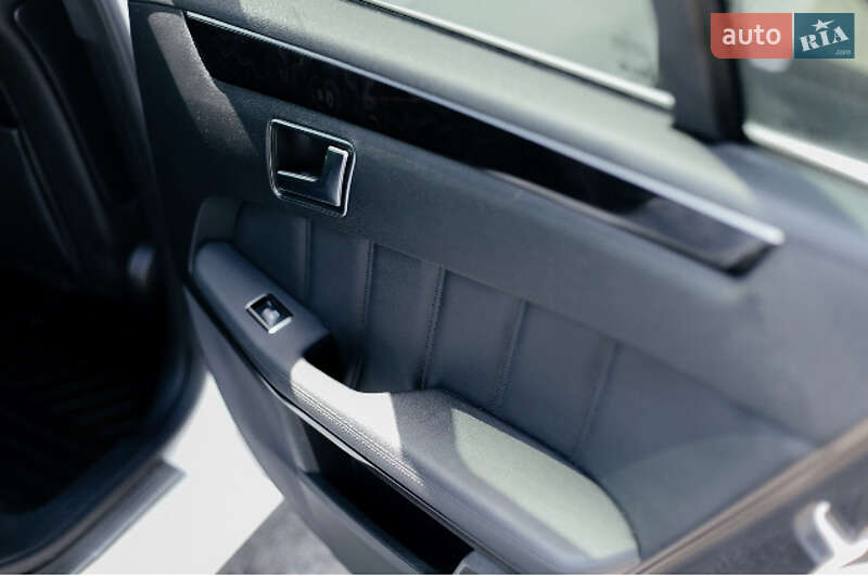 Седан Mercedes-Benz E-Class 2012 в Ужгороде