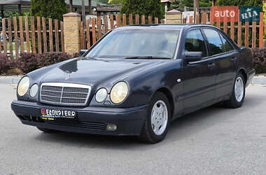 Седан Mercedes-Benz E-Class 1996 в Днепре