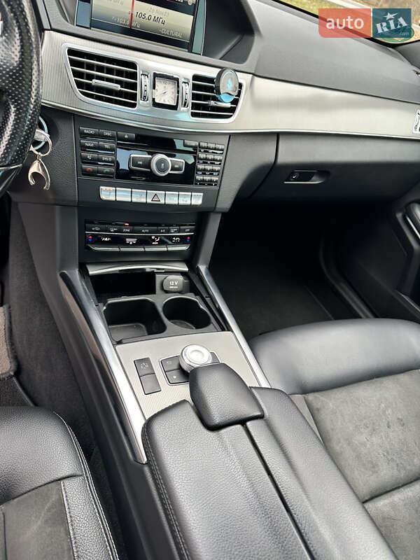 Седан Mercedes-Benz E-Class 2013 в Черновцах