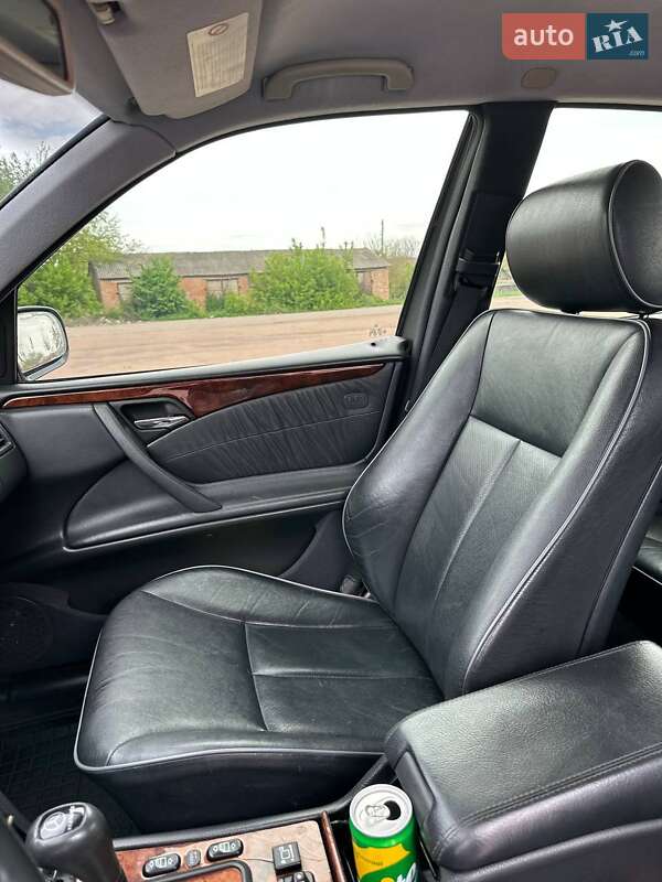 Седан Mercedes-Benz E-Class 1999 в Києві