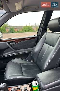 Седан Mercedes-Benz E-Class 1999 в 