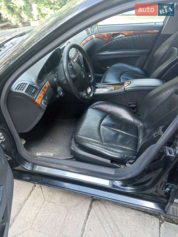 Седан Mercedes-Benz E-Class 2004 в Ивано-Франковске