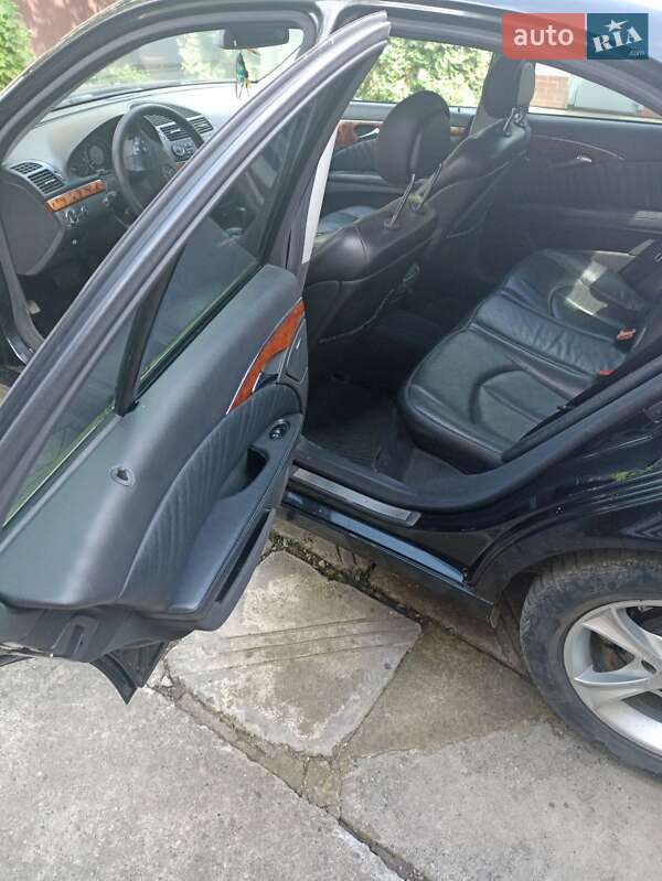 Седан Mercedes-Benz E-Class 2004 в Ивано-Франковске