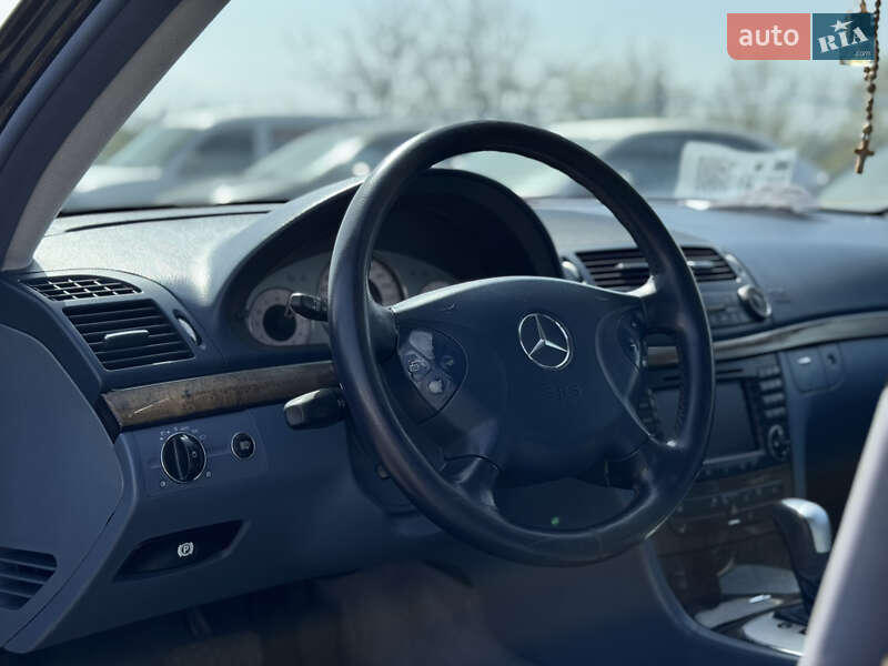 Седан Mercedes-Benz E-Class 2005 в Львові
